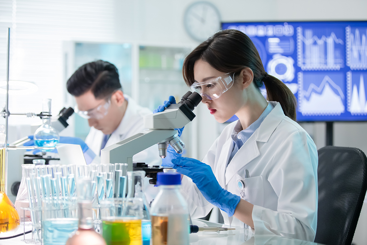 two people working in a lab