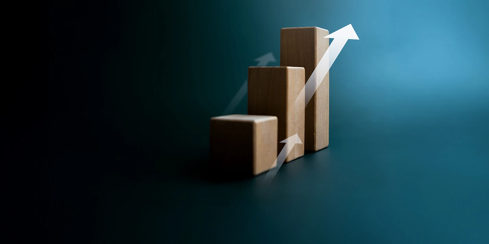Blocs de bois empilés comme un graphique ascendant