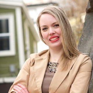 Headshot image of Amy Pollard