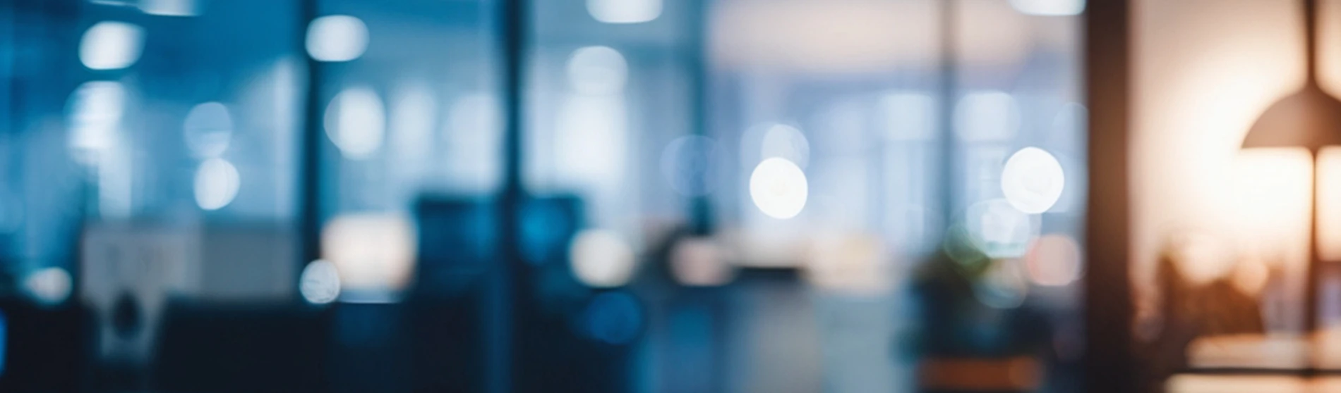 Image of a blurry office background 